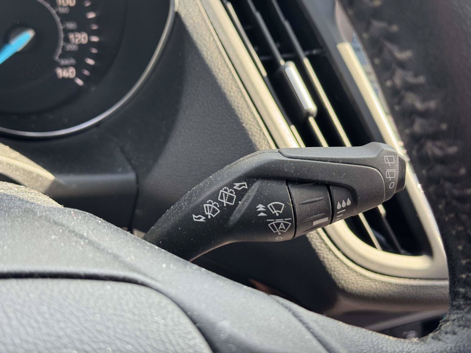 Used 2019 Ford Escape Titanium AWD/4WD image 17