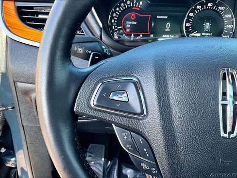 Used 2019 Lincoln MKC Reserve image 12