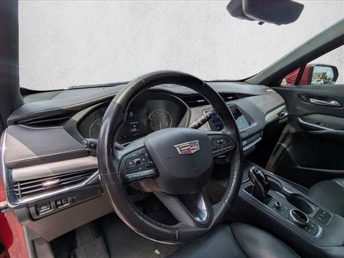 Used 2023 Cadillac XT4 Premium Luxury w/ Technology Package FWD image 10