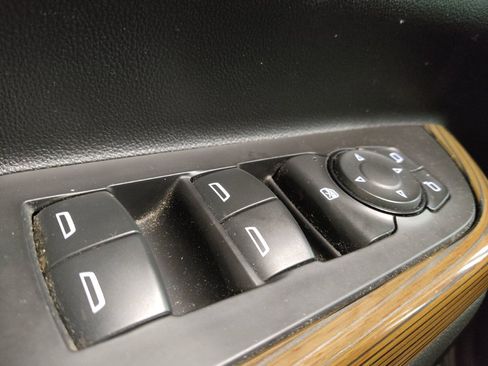 Used 2019 GMC Acadia SLE FWD image 27