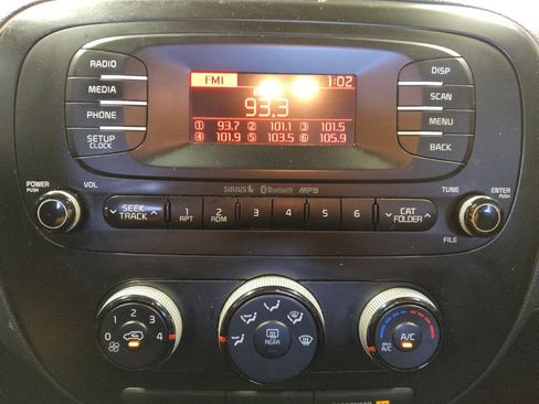 Used 2016 Kia Soul image 25