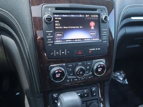 Used 2016 Chevrolet Traverse LT FWD image 23