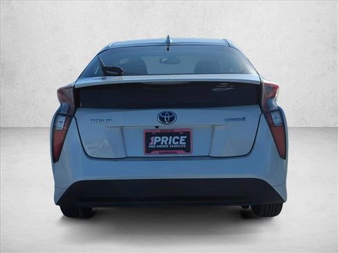 Used 2016 Toyota Prius Four image 6