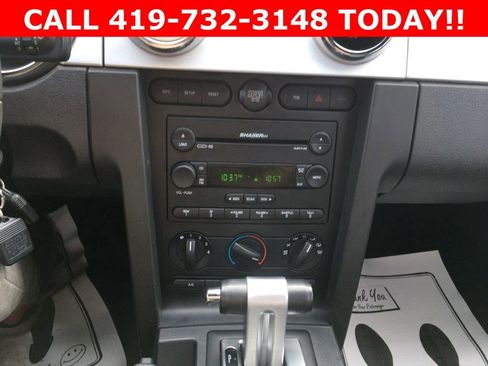 Used 2006 Ford Mustang Convertible image 24