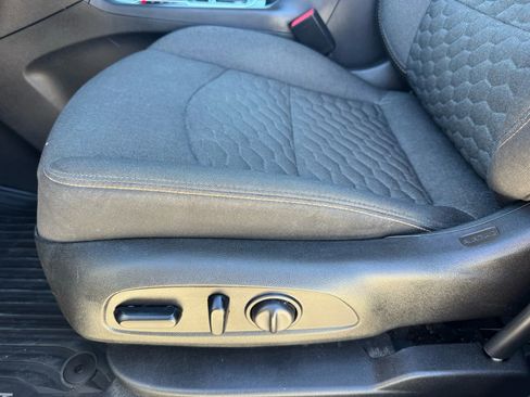 Used 2018 Chevrolet Equinox LT FWD image 26