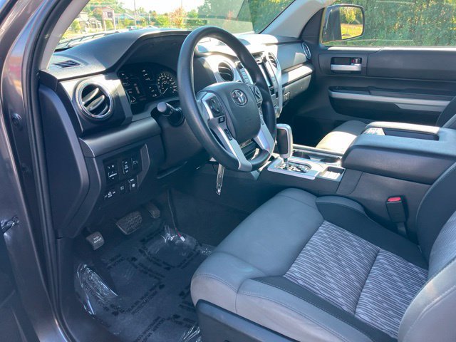 Used 2018 Toyota Tundra SR5 w/ TRD Off Road Package AWD/4WD image 20
