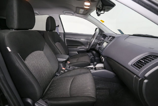 Used 2025 Mitsubishi Outlander Sport ES AWD/4WD image 16