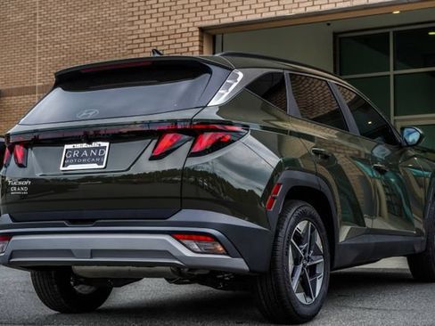 Used 2025 Hyundai Tucson SEL FWD image 12