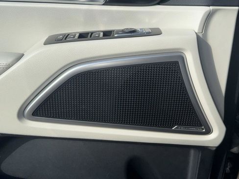 Used 2023 Kia Telluride EX w/ EX Captain's Chair Package image 20