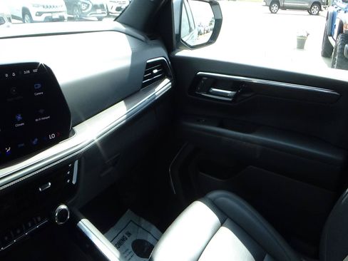 Used 2025 Chevrolet Tahoe LT AWD/4WD image 26