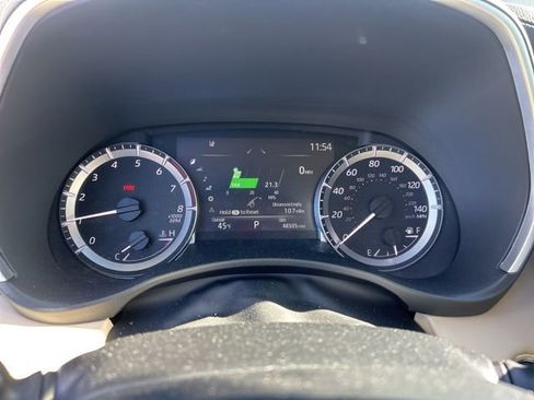 Used 2023 Toyota Highlander XLE image 21