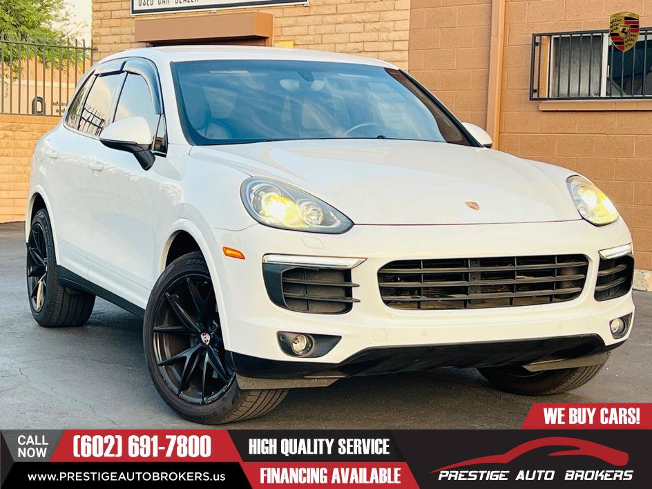 Used 2017 Porsche Cayenne Platinum Edition AWD/4WD image 2