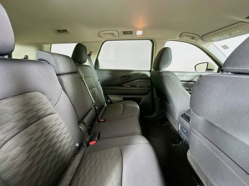 Used 2024 Nissan Pathfinder SV image 25