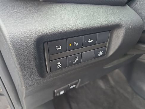 Used 2023 Nissan Kicks S FWD image 13