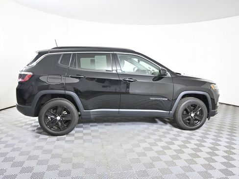 Used 2022 Jeep Compass Latitude AWD/4WD image 7