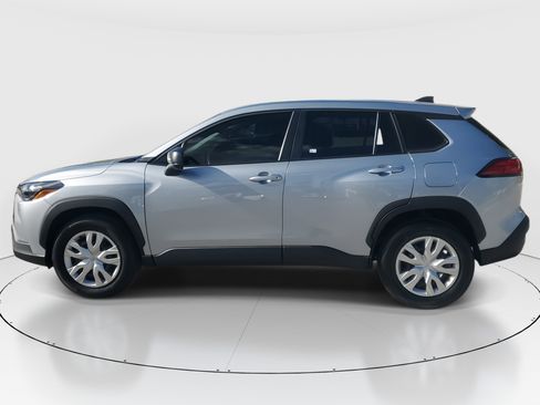 Used 2024 Toyota Corolla Cross L image 6