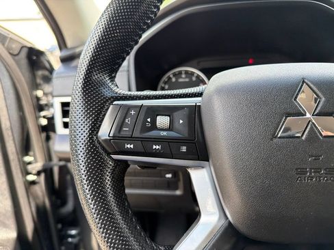 Used 2024 Mitsubishi Outlander SE AWD/4WD image 16