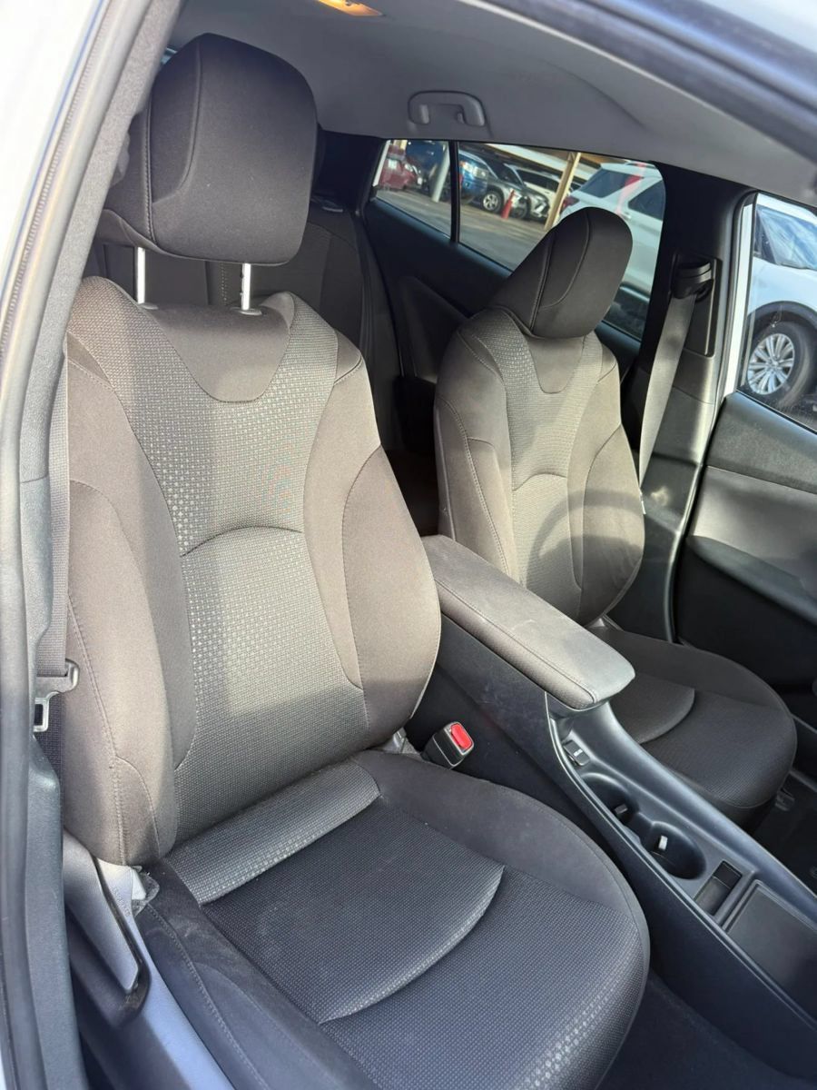 Used 2021 Toyota Prius LE FWD image 13