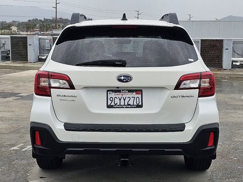 Used 2018 Subaru Outback 2.5i Premium image 16