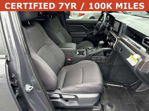 Used 2025 Toyota Tacoma SR5 AWD/4WD image 9