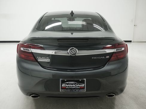 Used 2017 Buick Regal Sport Touring FWD image 4