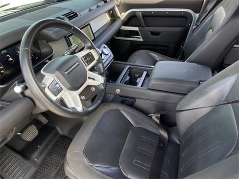 Used 2021 Land Rover Defender 110 SE image 5