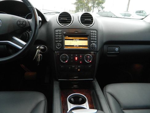 Used 2010 Mercedes-Benz ML 350 BlueTEC 4MATIC image 16