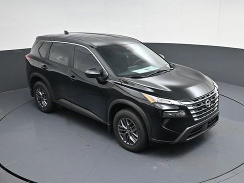 Used 2025 Nissan Rogue S image 24