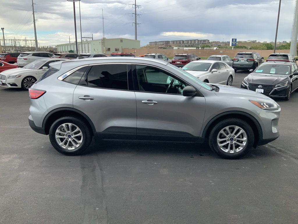 Used 2022 Ford Escape SE w/ Cold Weather Package AWD/4WD image 5