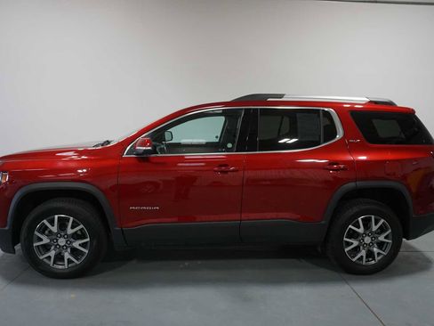 Used 2023 GMC Acadia SLT image 2