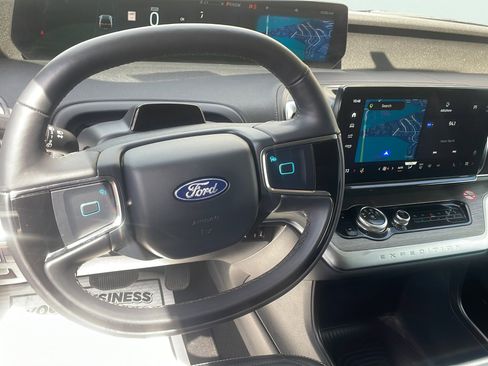 Certified 2025 Ford Expedition Max Platinum AWD/4WD image 14