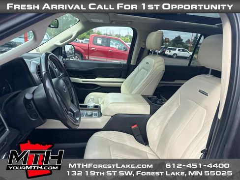 Used 2019 Ford Expedition Platinum AWD/4WD image 2