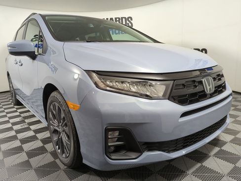 New 2026 Honda Odyssey Touring image 7