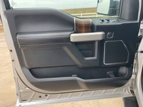 Used 2017 Ford F150 Lariat image 13