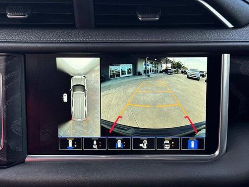 Used 2023 GMC Yukon XL Denali RWD image 30