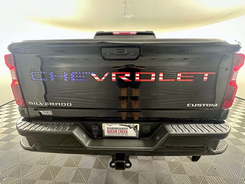 Used 2024 Chevrolet Silverado 2500 Custom w/ Custom Value Package AWD/4WD image 4