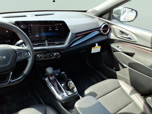 New 2026 Chevrolet Trax RS w/ Sunroof Package FWD image 11