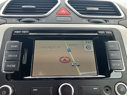 Used 2014 Volkswagen Eos FWD image 17