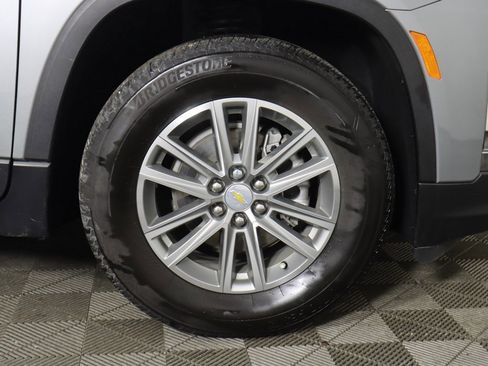 Used 2023 Chevrolet Traverse LT image 21