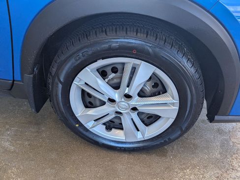 Used 2024 Nissan Kicks S FWD image 32