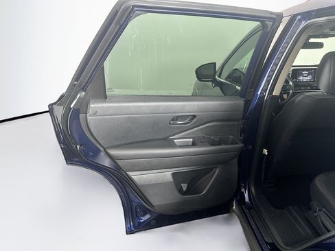 Used 2025 Nissan Pathfinder SV AWD/4WD image 25