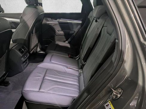 Certified 2025 Audi Q5 2.0T Premium Plus image 19