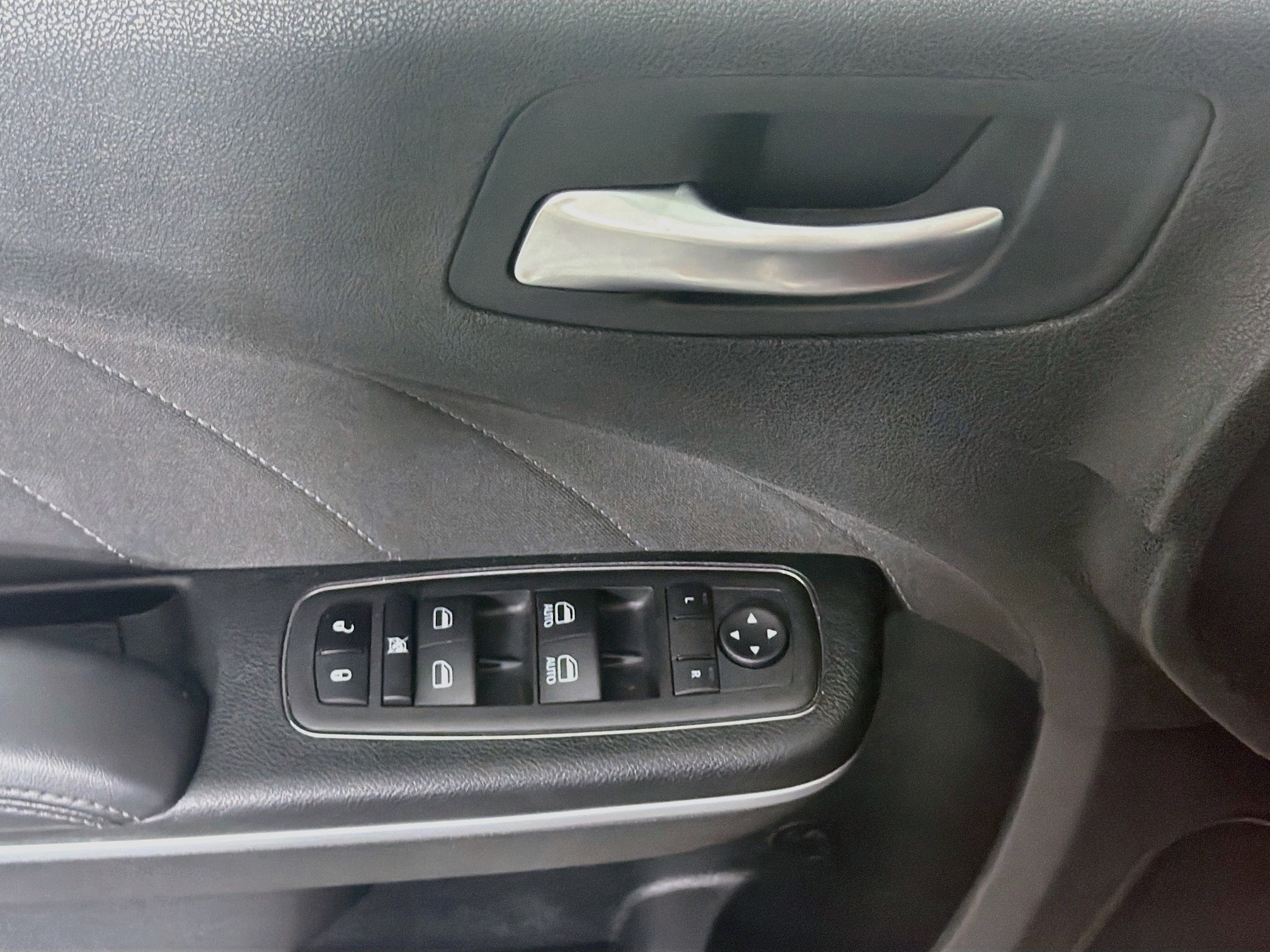 Used 2023 Dodge Charger SXT RWD image 15