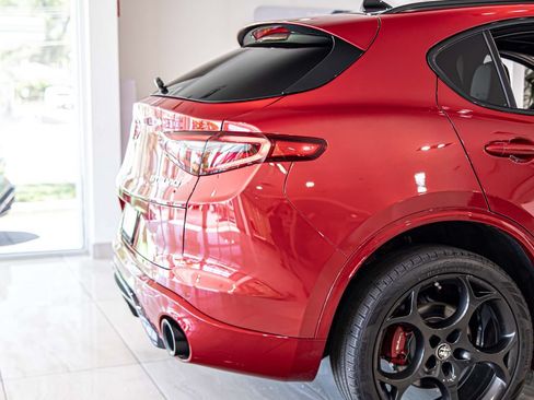 Used 2023 Alfa Romeo Stelvio Veloce AWD/4WD image 12