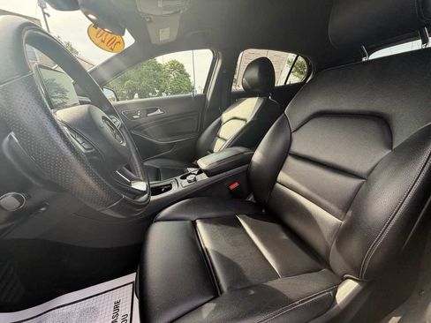 Used 2020 Mercedes-Benz GLA 250 image 12