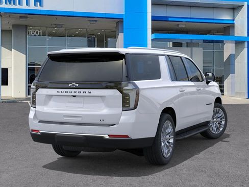 New 2026 Chevrolet Suburban LT image 4
