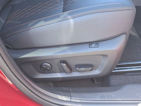 Used 2025 Mitsubishi Outlander 4WD Plug-In Hybrid image 39