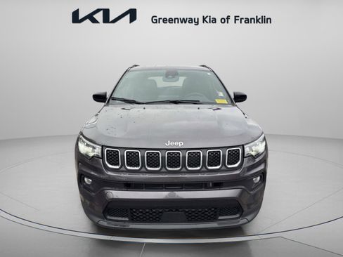 Used 2024 Jeep Compass Latitude w/ Altitude Special Edition image 2