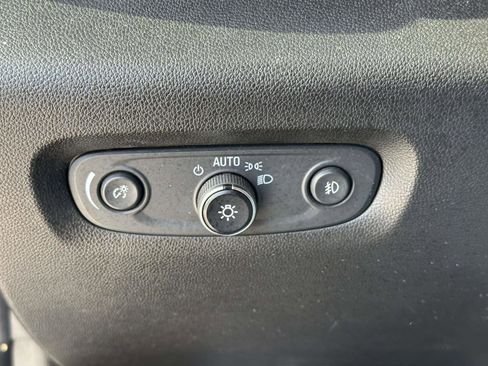 Used 2019 Chevrolet Traverse LT w/ LT Premium Package AWD/4WD image 19