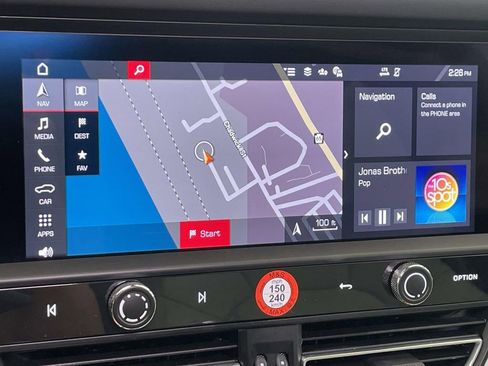 Used 2024 Porsche Macan image 29